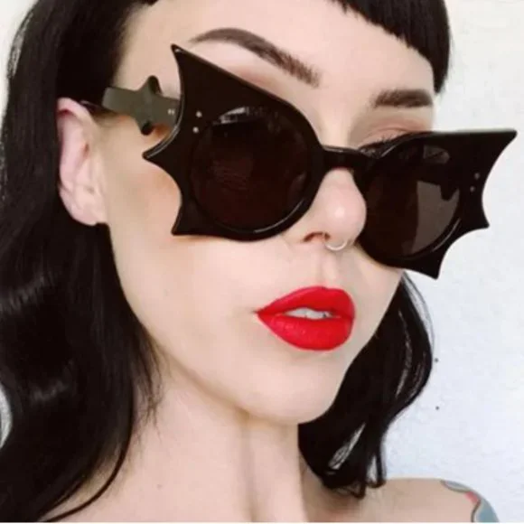 Red Oversized Bat Wing Sunglasses - Halloween Vamp Gothic Glasses With Case - Picture 4 of 4